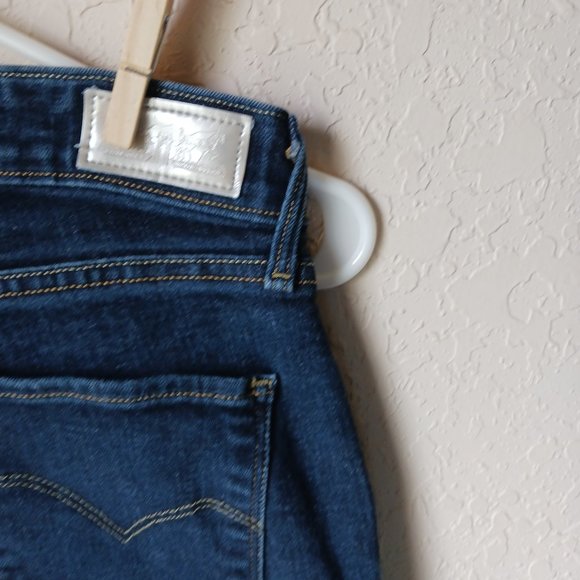 Levi's high rise skinny jeans. Dark blue denim. - Picture 4 of 6